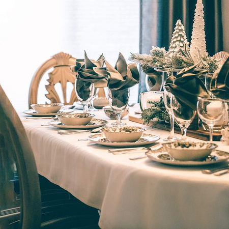 Bieżnik na stół świąteczny 220x140cm klasyczny obrus świąteczny biały