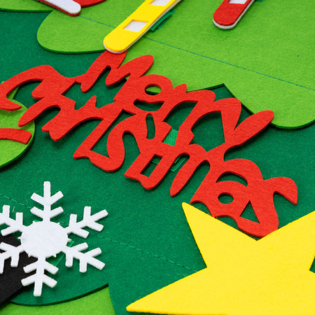 Choinka 95 cm z zawieszkami 32 szt. ozdoba świąteczna na ścianę, filc multikolor