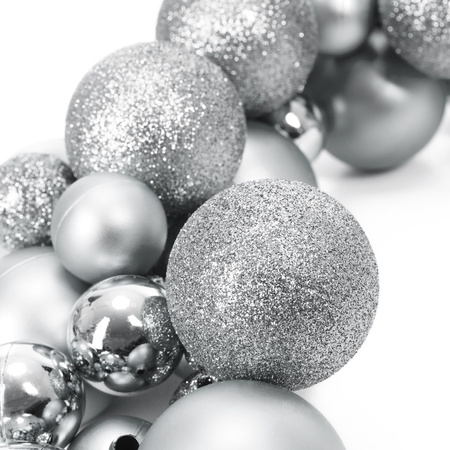 Girlanda świateczna z 130 szt. bombek, łańcuch choinkowy 160 cm, srebrne