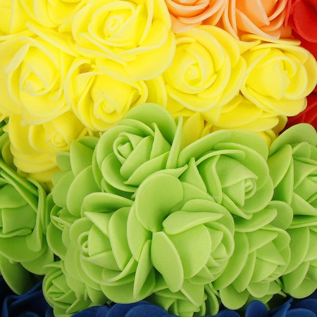 Podświetlany miś z róż 25 cm kolorowy, LED zimny biały