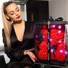 Miś  z czarną kokardką z róż 25 cm czerwony w pudełku miś różany LED zimny biały 