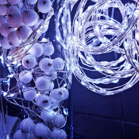 Gwiazda świąteczna papierowa czarna i lampki choinkowe 10 led zimny biały