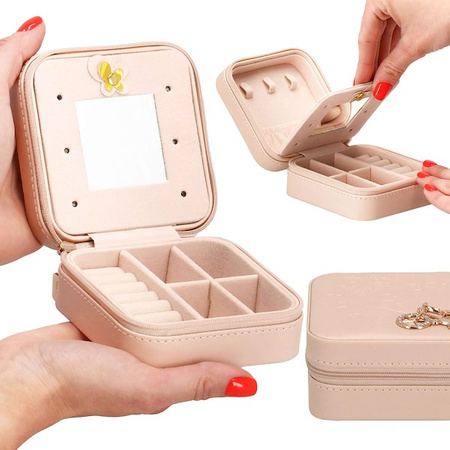 Kufer, szkatułka na biżuterię ekoskóra 10x10x5 cm różowy organizer z przegródkami