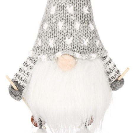 Skrzat na nartach 34 cm ozdoba świąteczna, ruchomy krasnal świąteczny, gnom szary