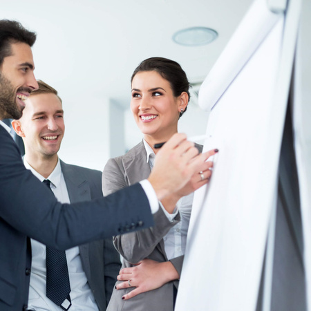 Biały papier do tablicy magnetycznej 50 kartek Flipchart 81x58 cm