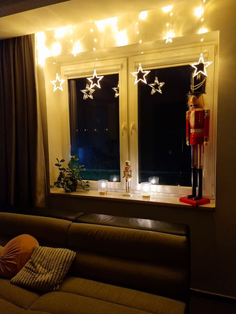 Kurtyna świetlna 92 led girlanda gwiazdki, lampki wewnętrzno-zewnętrzne sople ciepły biały