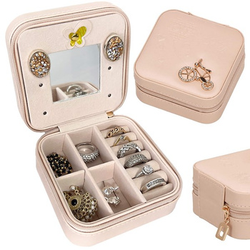 Kufer, szkatułka na biżuterię ekoskóra 10x10x5 cm różowy organizer z przegródkami