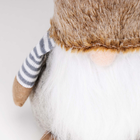 Skrzat świąteczny 38 cm figurka bożonarodzeniowa ozdoba krasnal gnom stojący