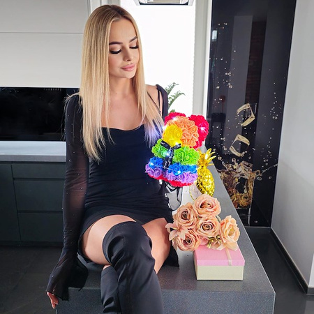 Podświetlany miś z róż 25 cm kolorowy, LED zimny biały