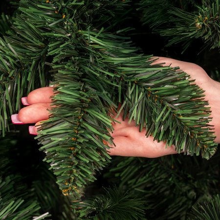 Choinka sztuczna jak żywa 220 cm sosna leśna Royal Trees premium drewniany stojak