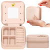 Kufer, szkatułka na biżuterię ekoskóra 10x10x5 cm różowy organizer z przegródkami