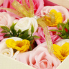 Kwiaty mydlane 15 szt. róże w pudełku prezentowym Flower box różowe, kremowe, żółte