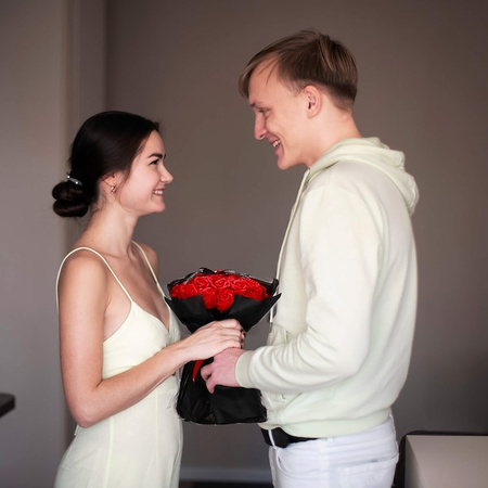 Mydlany bukiet róż 32 szt. kwiaty do kąpieli czerwone