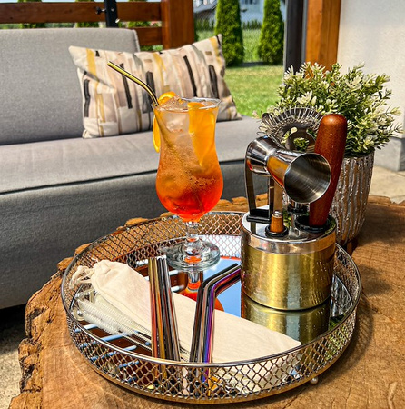 Słomki metalowe do napojów 8 szt. kolorowe wielorazowe rurki z etui i szczoteczkami