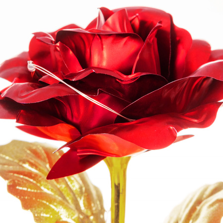 Wieczna róża 25 cm świecąca dekoracja LED sztuczny kwiat czerwony ze złotą łodygą