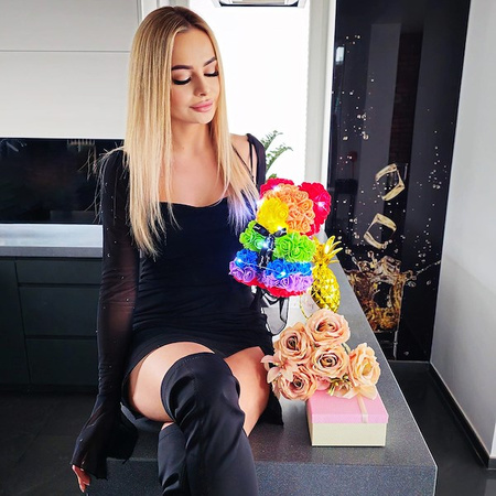 Podświetlany miś z róż 25 cm kolorowy, LED zimny biały