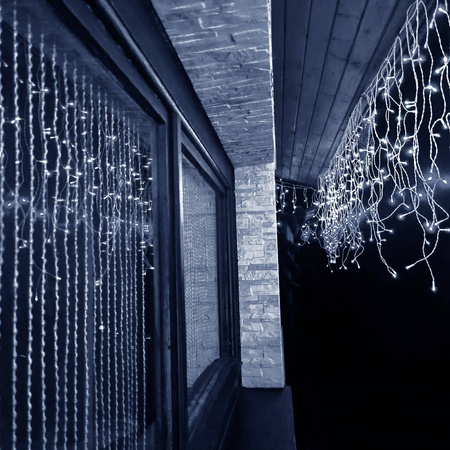 Kurtyna świetlna 300 led girlanda, lampki wewnętrzno-zewnętrzne sople zimny biały