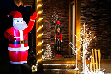 Mikołaj dmuchany 240 cm samopompujący na zewnątrz IP44 z oświetleniem LED