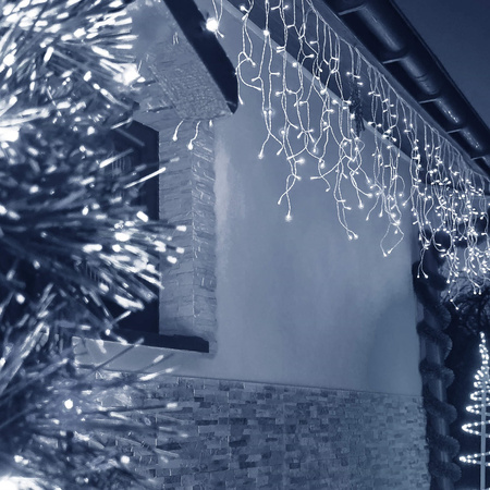 Kurtyna świetlna 300 led girlanda, lampki wewnętrzno-zewnętrzne sople zimny biały