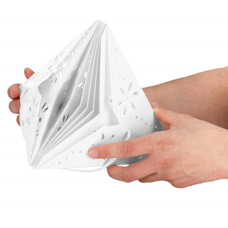 Gwiazda świąteczna papierowa biała i lampki choinkowe led ciepły biały